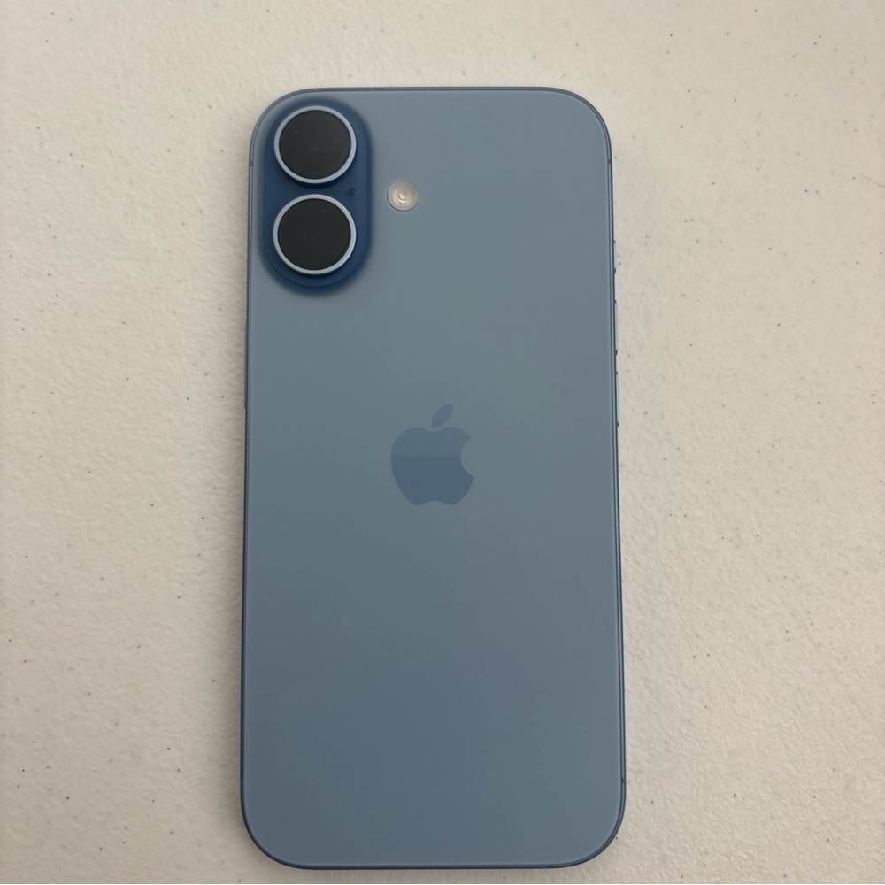 🌺SOLD 
Apple IPhone 17 New Open Box No Sim Restrictions  256GB Unlocked Blue
